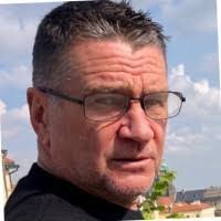 Emily Grindle's Instagram, Twitter & Facebook