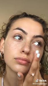 Natural Freckle Glowy Easy Everyday Glam Makeup Tutorial Video In 2020 Glam Makeup Tutorial Fresh Face Makeup Makeup Tutorial