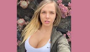 Elizabeth loaiza pictures and photos. Elizabeth Loaiza En Babydoll Quien Quisiera Ser Mesa Le Dicen A Elizabeth Loaiza Por Esta Foto Tendencias Caracol Radio