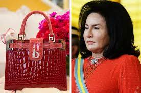 Jul 27, 2021 · bagaimanapun pada 25 julai tahun lalu, najib dan rosmah sudah memeriksa sebanyak 306 beg tangan, 401 jam tangan, 16 aksesori jam tangan dan 234 cermin mata yang turut disita dari premis sama. Bijan Bag Rosmah Promotions