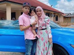 Pada intinya pacaran jarak jauh hanya waktu saja yang tidak memungkinkan buat mereka menjalaninya bersama, kalaupun tujuan mereka sudah tercapai mungkin saja mereka akan melanjutkannya dengan hubungan yang cukup serius, bisa kepelaminan. Pengorbanan Syahmi Syazli Berhenti Belajar Berbaloi