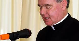 ARCHIVO] Impacto profundo en la cota mil: las redes y el estilo del cura  John O'Reilly