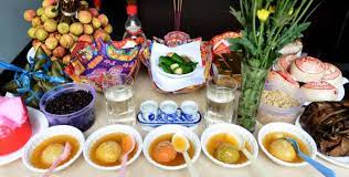 Bởi lẽ, đoan nghĩa là mở đầu, ngọ chúng con kính mời ngài bản cảnh thành hoàng, chư vị đại vương, ngài bản xứ thần linh thổ địa, ngài bản gia táo quân, ngũ. Xouy Dewyqkkim