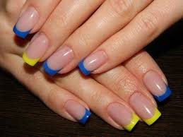 Was Fur Eine Schicke Franzosische Manikure Erstaunliche Fotoideen Kurz Haar Frisuren French Nails Manicure French Tip Nails