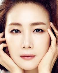 Her husband is a company worker and not in the entertainment industry. Choi Ji Woo Dramawiki