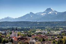 It is an important traffic junction. Villach Karntens Bezaubernde Alte Dame Geo