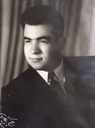 الحياة هي بقايا صور * نذكر الليلة أبا الفقراء الحاج محمد نجيب السيد أحمد  أبو نجيب الذي نذر حياته لخدمة بلده لأكثر من نصف قرن ( ولد في سلقين ١٩٣٦  وتخرج من