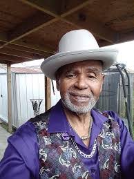 Alicia Lawless's Instagram, Twitter & Facebook