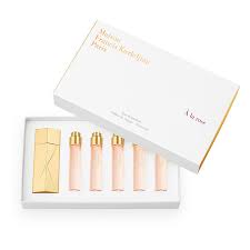 À la rose edp is an ode to femininity, a declaration of love captured in a fragrance. A La Rose Travel Set