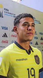 Henry Paez's Instagram, Twitter & Facebook