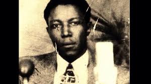 Robert Dunn McCubbin, born in Cross Timbers, Missouri in 1921. Died August  10, 2021 in Missouri at age of100. Played guitar and banjo