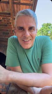 I'm Endrick, nice to meet you. O novo prodígio brasileiro é apresentado ao  mundo. 🇧🇷⚽️ @endrick l #EE @tvglobo Apresentação @barbarapcoelho  @olucasgutierrez Imagens @tigrenovaes Produção @camilopinheiromachado @ ivan.raupp Edição @elizamaiasiqueira ...