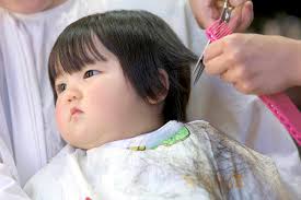 1歳児の髪の毛の切り方ははじめてのヘアカットの方法と注意点