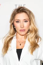 Emily Levine Attends Los Angeles Film Premiere Lansky Harmony Gold — Stock  Editorial Photo © info@photographybyeugene.com #524250220