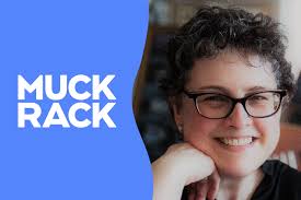 Lisa Landa's Instagram, Twitter & Facebook