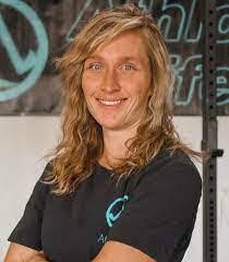 Lori Hossack's Instagram, Twitter & Facebook