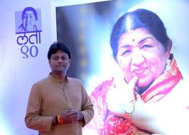 राजकारण असो समाजकारण असो किंवा सांगीतिक कार्यक्रम असो चोख निवेदन आणि आपल्या  शब्दचातुर्याने रसिकांना मोहिनी घालणारा जीवनगाणी चा हटके ...