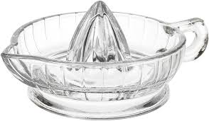 There's a pour spout and a lid that goes over the reamer that's designed to work as a handle that you can use instead of your hands to twist the citrus. Amazon Com Hic Citrus Juicer Reamer With Handle And Pour Spout Heavyweight Glass Kitchen Dining