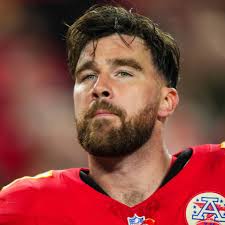 Remember last Sunday? That was fun 🤩 📸: @chiefs #chiefs #traviskelcekelce  #kelcebrothers