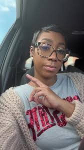 Brooke Bray's Instagram, Twitter & Facebook