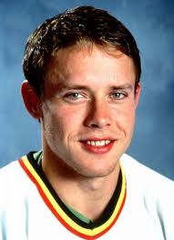 Player photos for the 1993-94 Vancouver Canucks at hockeydb.com