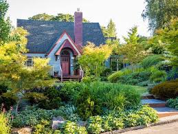 2018 Garden Design Tips To Consider Garden And Outdoor Gardendesign Gardendesign2018 Topgardendesign Topgar Garden Design Magazine Garden Design Landscape Design