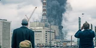 Durch ein fenster in der wohnung des feuerwehrmanns vasily ignatenko (adam. Chernobyl Minserie Uber Die Reaktorkatastrophe
