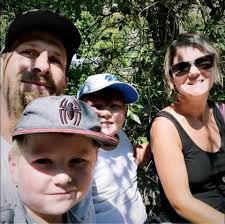 Where to buy strawberries in bulk for cheap in K-TOWN?