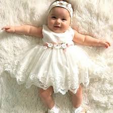 Très jolie robe de cérémonie, style princesse, de couleur rose ancien ou blanc ivoire avec un gros nœud amovible à l'arrière de la robe. Le Petit Robe Bapteme Bebe 0 3 Mois Facebook