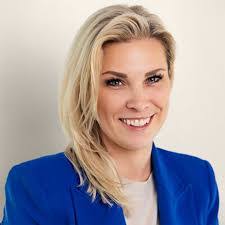 Laura Suhr's Instagram, Twitter & Facebook