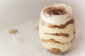 Sciogliere nel caffè espresso caldo lo zucchero e la colla di pesce. Mousse Al Caffe 3 Ricette Da Provare