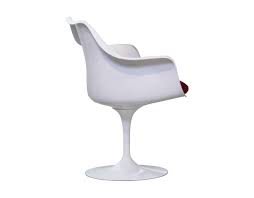 An understated elegant addition to your sunroom. Saarinen White Tulip Arm Chair Hivemodern Com