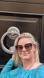 A co Cię jara? 🔥Bo mnie — będąc w Rzymie — wcale nie nowe torebki ani  buty., Mnie jarają okucia.❤️, Detale w drzwiach, które potrafią totalnie  odmienić projekt., Kształty, proporcje, faktury… I ta ...