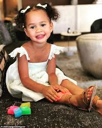 Customize your avatar with the brown curly hair and millions of other items. Chrissy Teigen Hopes Her Daughter Luna Embraces Her Curly Hair And Brown Skin Daily Mail Online