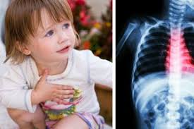 Utonięcie to czasem kwestia minut. Kiedy można zostawić dziecko samo w  kąpieli?