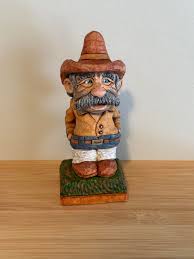 Miniature bluegrass band carving and painting project