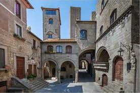 La cerchia attuale è il risultato di almeno quattro fasi di sviluppo, tra la fine dell'xi secolo e il. Visita Guidata Tra Gli Scorci Del Centro Storico Di Viterbo Tusciaup