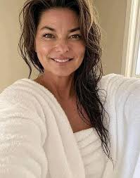 Thornhill drops, replaced by Novelists