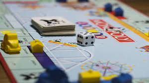 Este juego, dividido en equipos, consiste en adivinar una palabra a través de un dibujo. Mesa Que Consiste En Adivinar Palabras Los Mejores Juegos De Mesa Para Jugar En Grupo Por Equipos Juegos De Mesa Y Puzzles Ni Mesa Ni Tablero Ni Cartas Ni Siquiera