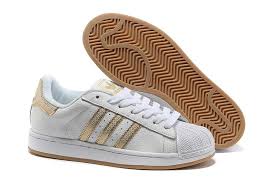 Classic sports models are brought back to life on the streets and the stages . Adidasi Romania Online Adidasi Ieftini Adidasi Superstar Adidasi Originali Ieftini Adidas Superstar Skor Adidas