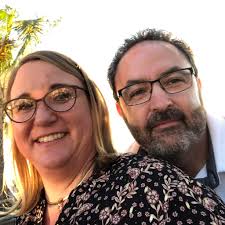 What is the dress code of Bourbon Steakhouse?