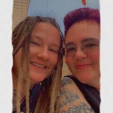 Alicia Day's Instagram, Twitter & Facebook