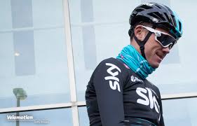 Radstar chris froome ist nach seinem schweren sturz, bei dem er zahlreiche brüche erlitt, acht stunden lang operiert worden. Die Neuesten Stimmen Zum Fall Froome Und Ein Sturz