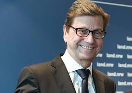 Helga Albert-Schulz aus Warendorf Helga Albert-Schulz hat sich vor allem  durch ihr soziales Engagement auszeichnungswürdige Ver