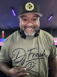 Dj Fresh “D” showed up & showed out last night! Old school Thursdays!