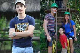 Maybe you would like to learn more about one of these? Manager Cakep Cabang Kfc Filipina Lebih Hot Dari Chicken Wings Kfc Nya Sendiri Lifestyle Fimela Com