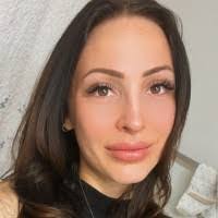 Michelle Aksamit's Instagram, Twitter & Facebook