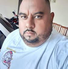 El es Gustavo Olivas de cariño Fito, ahora está librando otra batalla, pero  esta ves por su vida en el Hospital San de Dios. Este luchador Guerrero  socorrista de la Cruz Roja