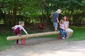 Spielgerat Federspiel Balancierbalken Wippbalken Fur Spielplatz Und Kindergarten Aus Rundholz Spielplatz Kindergarten Spielplatzgerate