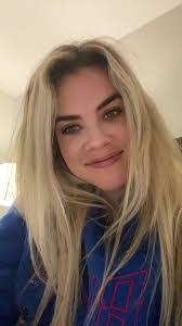 Danielle Caufield's Instagram, Twitter & Facebook